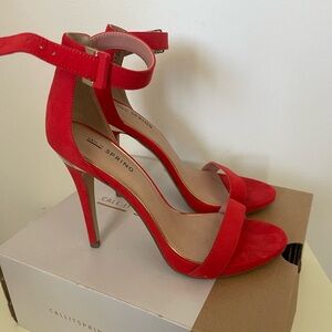 Size 8, only worn once. Excepción condition